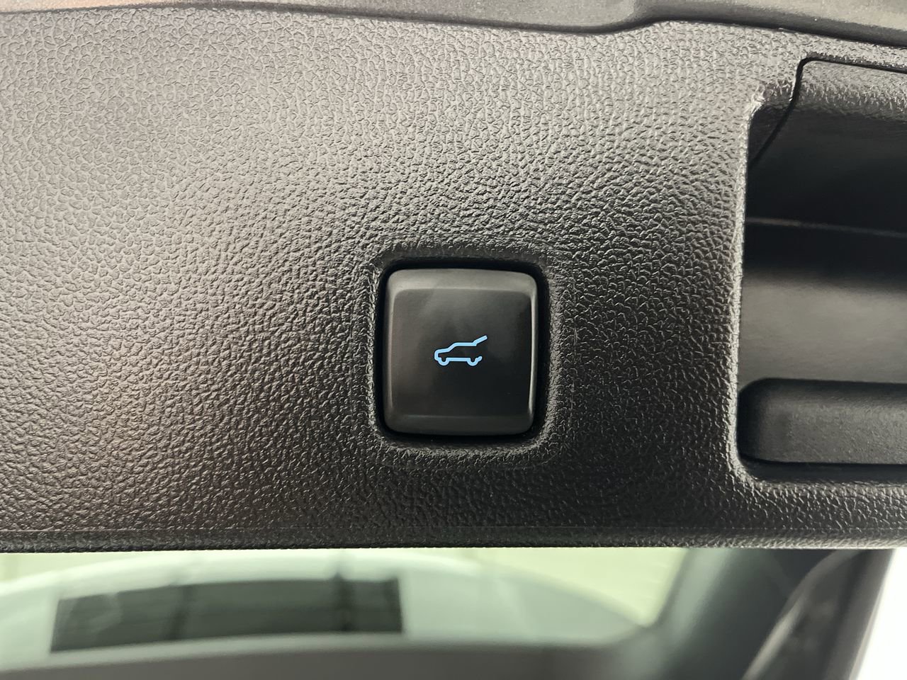 Used 2025 Ford Escape Platinum AWD/4WD image 30
