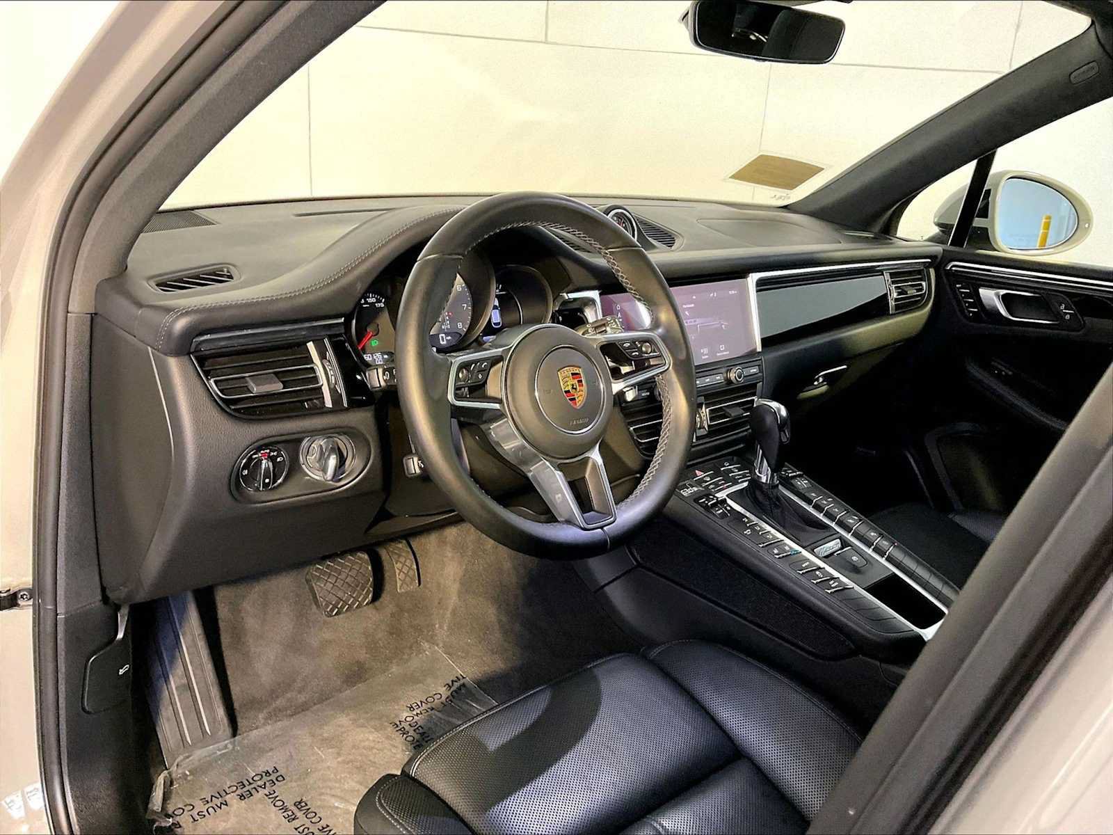Certified 2021 Porsche Macan S AWD/4WD image 4