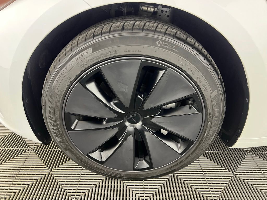 Used 2025 Tesla Model 3 Long Range image 11