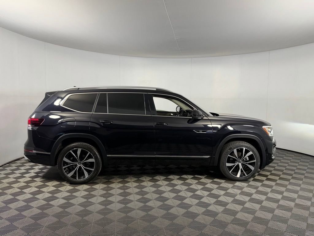 Used 2024 Volkswagen Atlas SEL Premium R-Line image 3