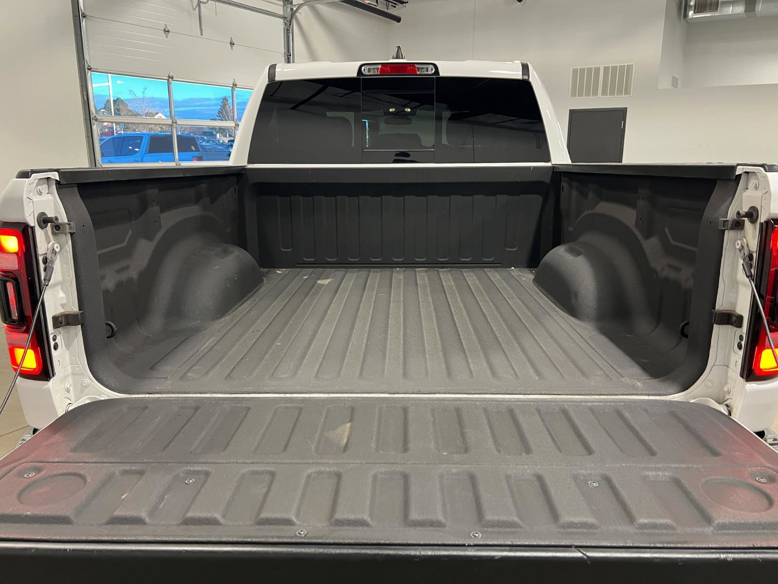 Used 2020 RAM 1500 Rebel image 31