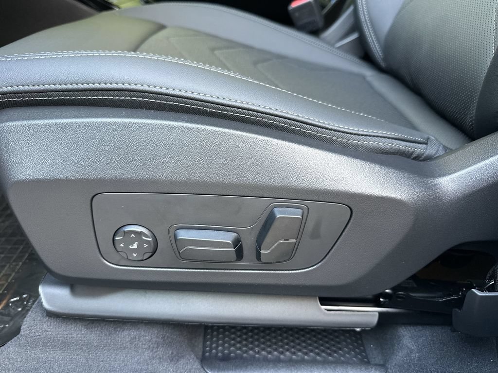 Used 2026 BMW X1 xDrive28i w/ Convenience Package AWD/4WD image 16