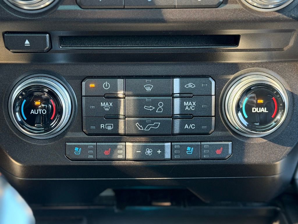 Used 2018 Ford F150 Platinum w/ Equipment Group 701A Luxury image 17