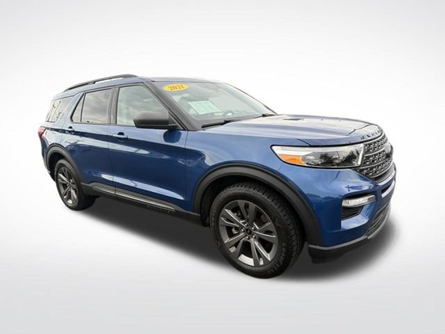Used 2021 Ford Explorer XLT w/ Equipment Group 202A AWD/4WD image 7