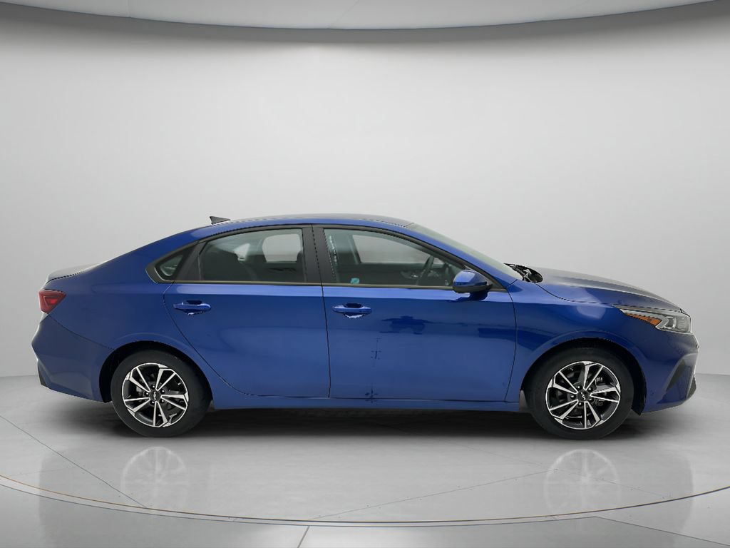 Used 2023 Kia Forte LXS FWD image 4