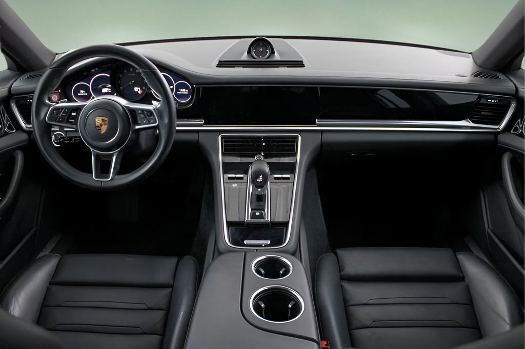 Used 2020 Porsche Panamera 4 AWD/4WD image 17