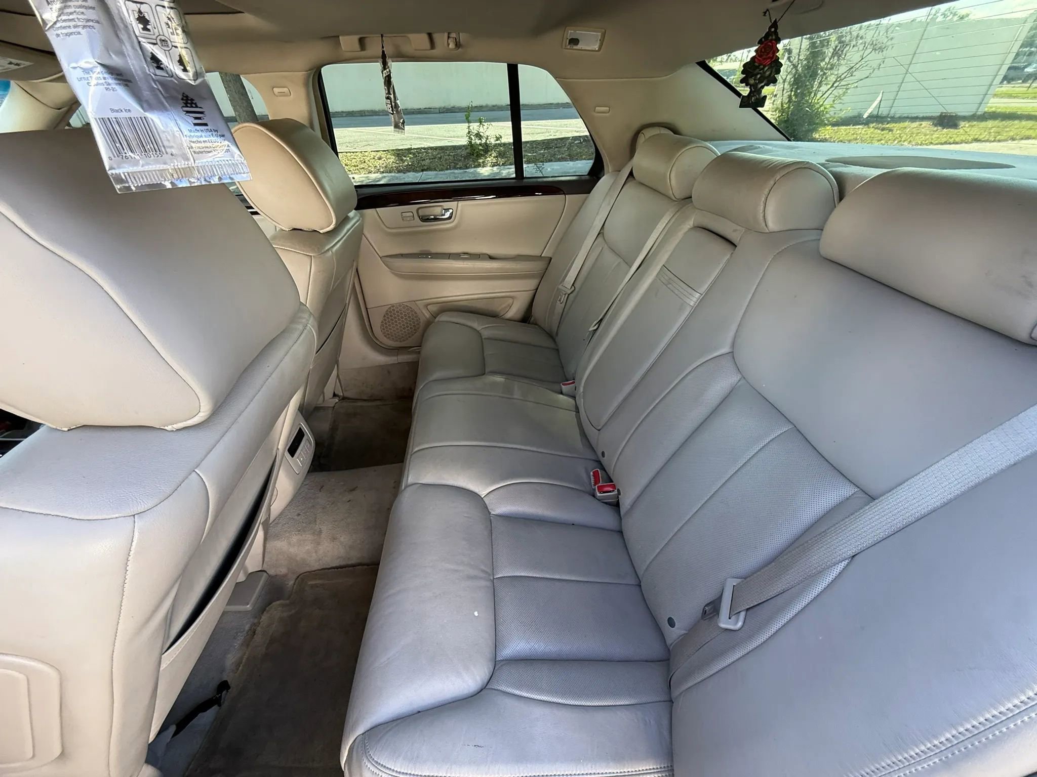 Used 2011 Cadillac DTS Luxury FWD image 9