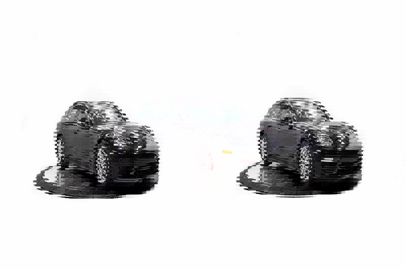 Certified 2022 Porsche Panamera 4S image 9