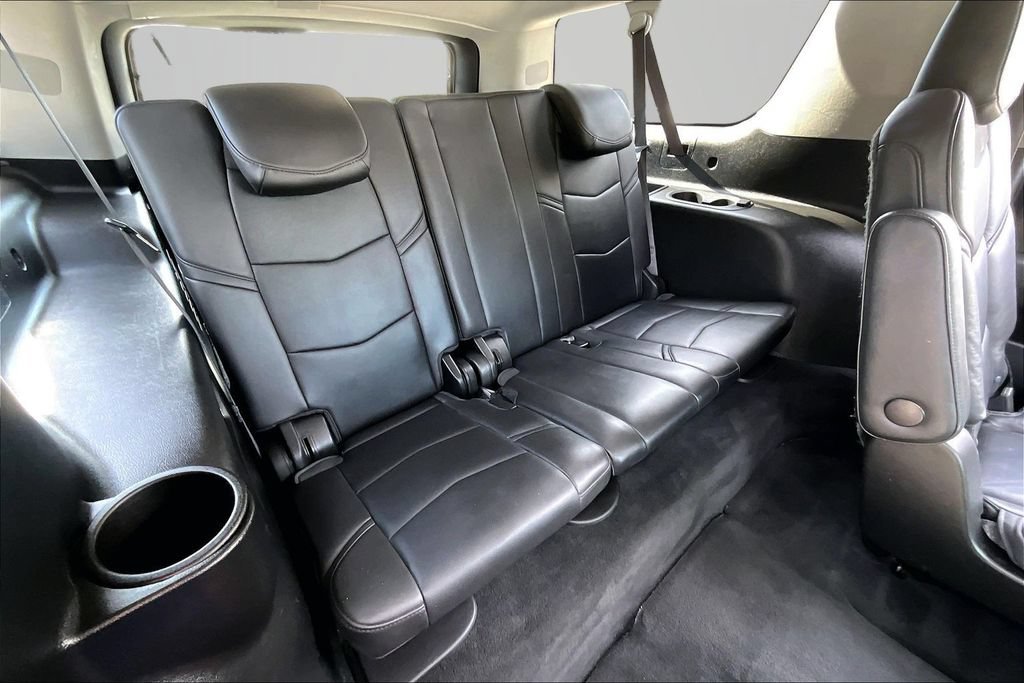 Used 2017 Cadillac Escalade ESV Luxury AWD/4WD image 26