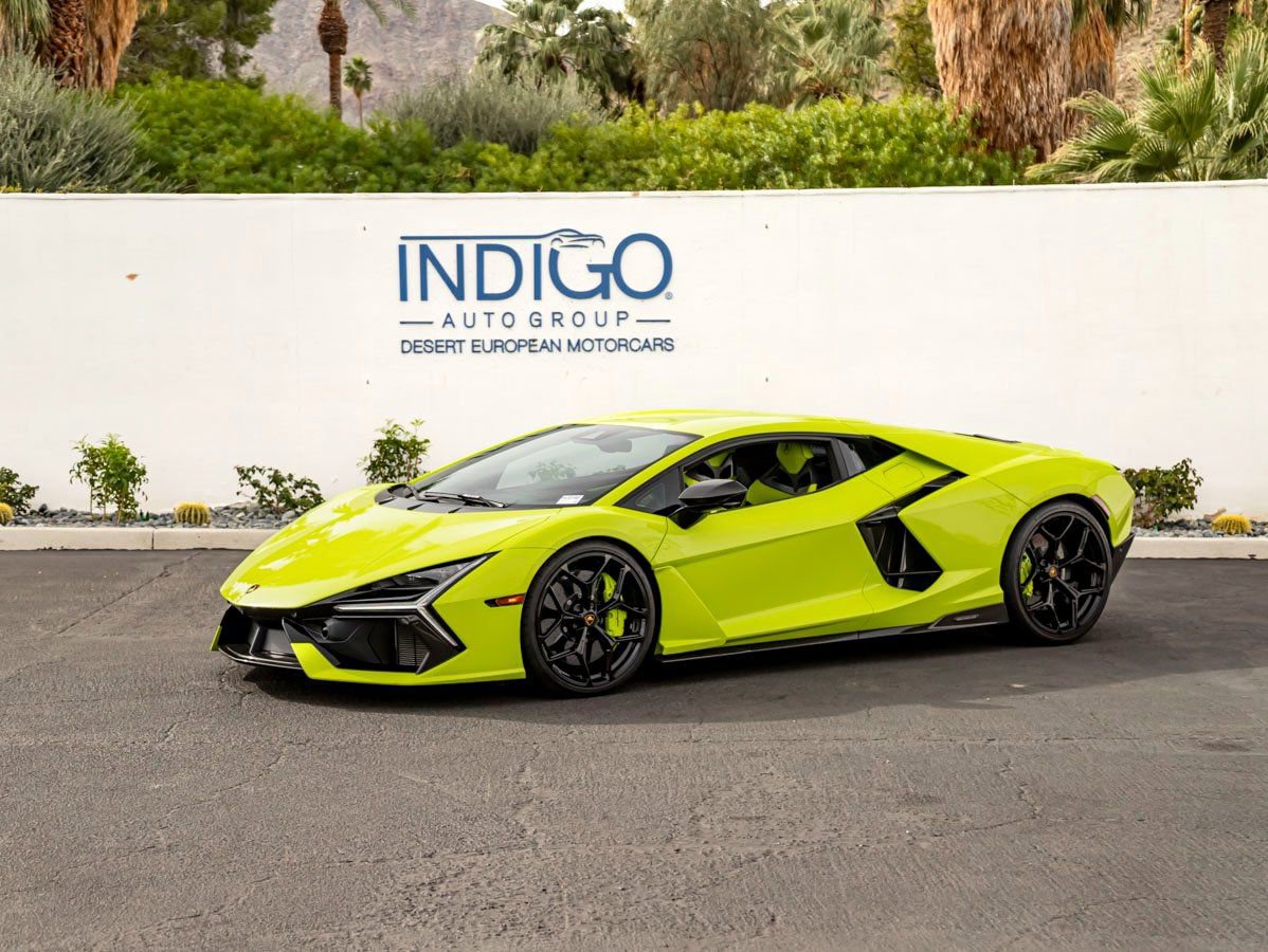 Used 2025 Lamborghini Revuelto image 1