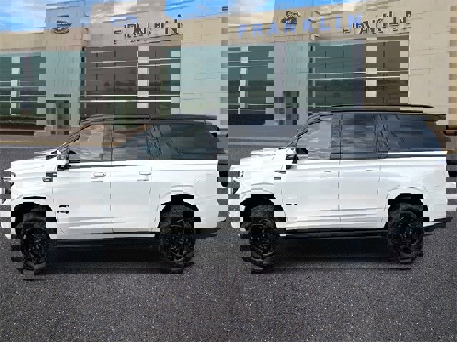 Used 2023 GMC Yukon XL AT4 w/ AT4 Premium Package image 4