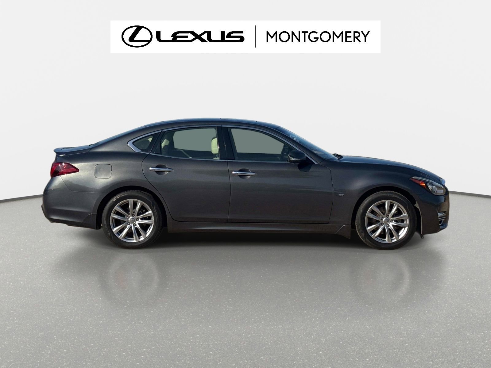Used 2015 INFINITI Q70 3.7 image 2