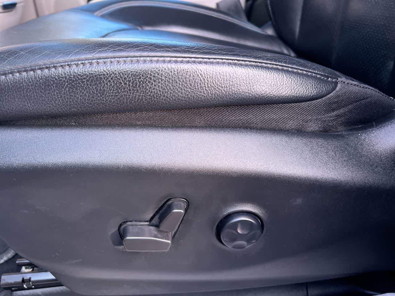 Used 2022 Chrysler Pacifica Touring-L FWD image 12