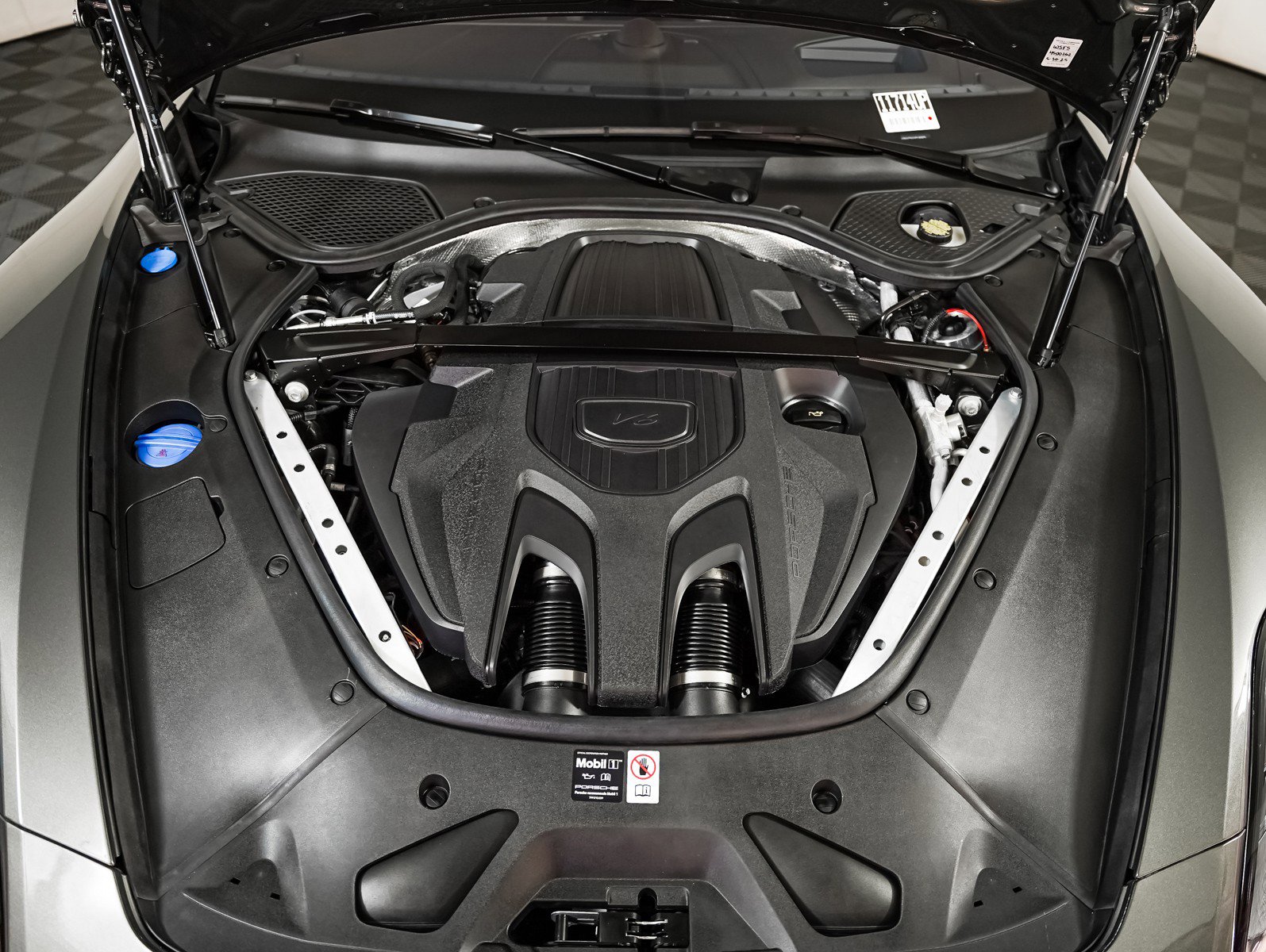 Certified 2025 Porsche Panamera 4S image 13