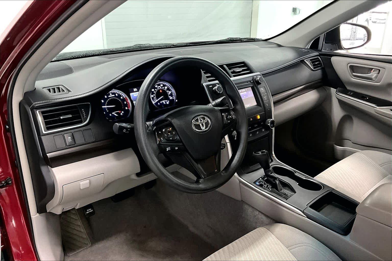 Used 2017 Toyota Camry LE FWD image 2