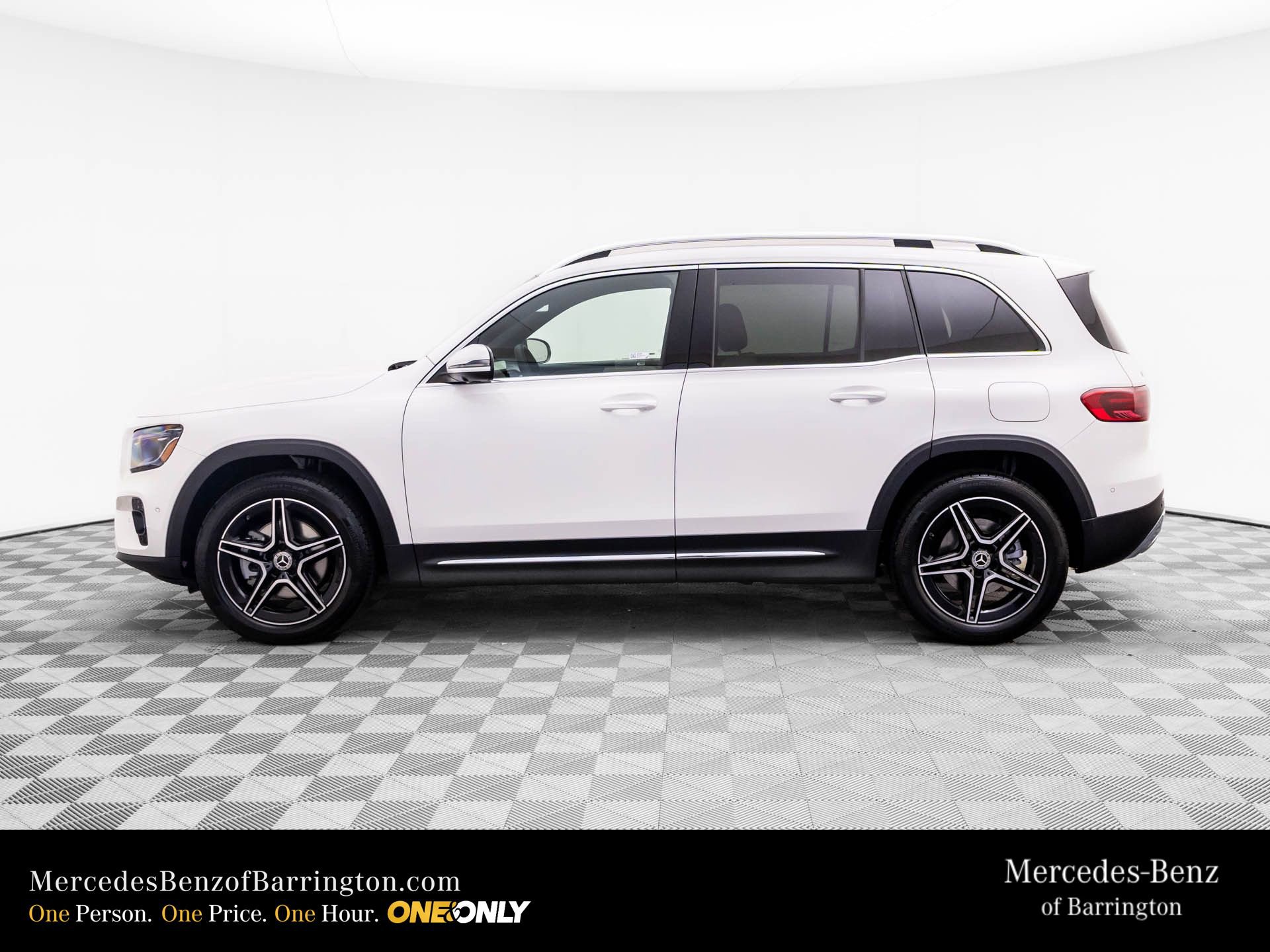 New 2026 Mercedes-Benz GLB 250 4MATIC image 2