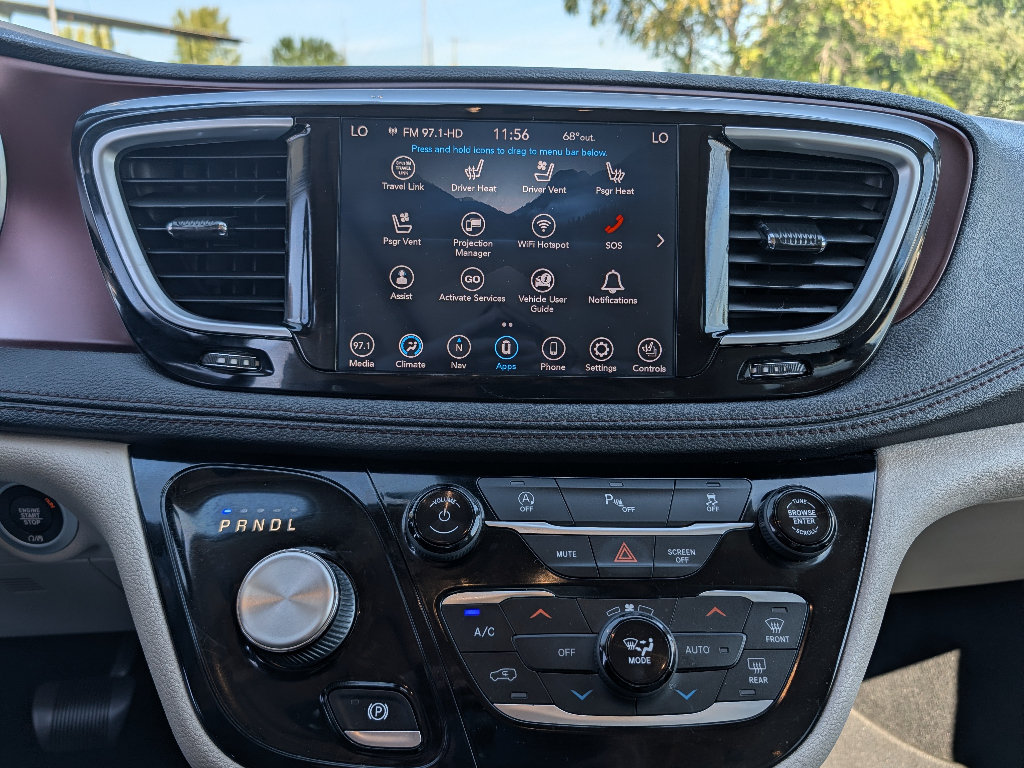 Used 2020 Chrysler Pacifica Limited FWD image 29