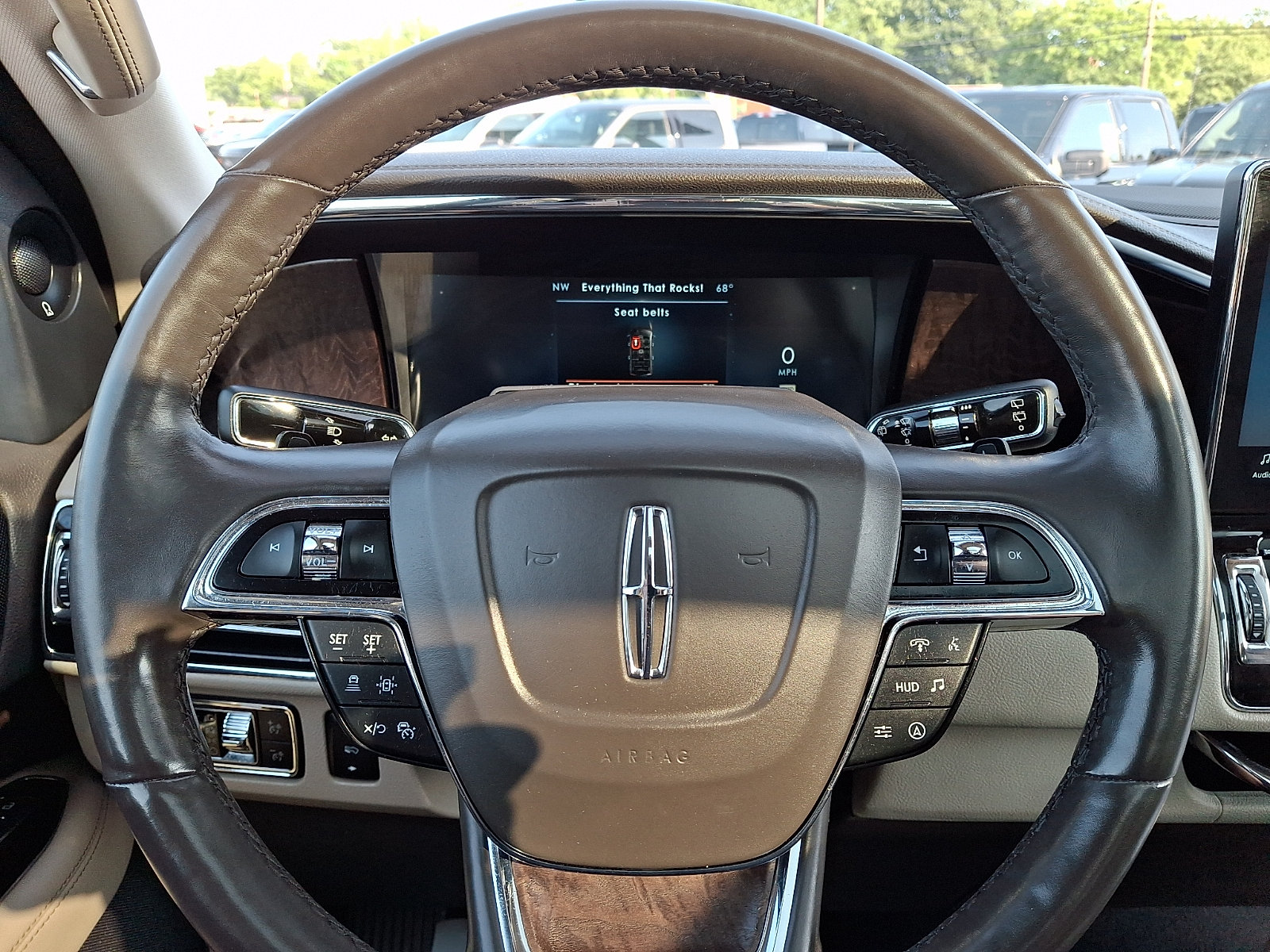 Used 2022 Lincoln Navigator Reserve w/ Monochromatic Package AWD/4WD image 21