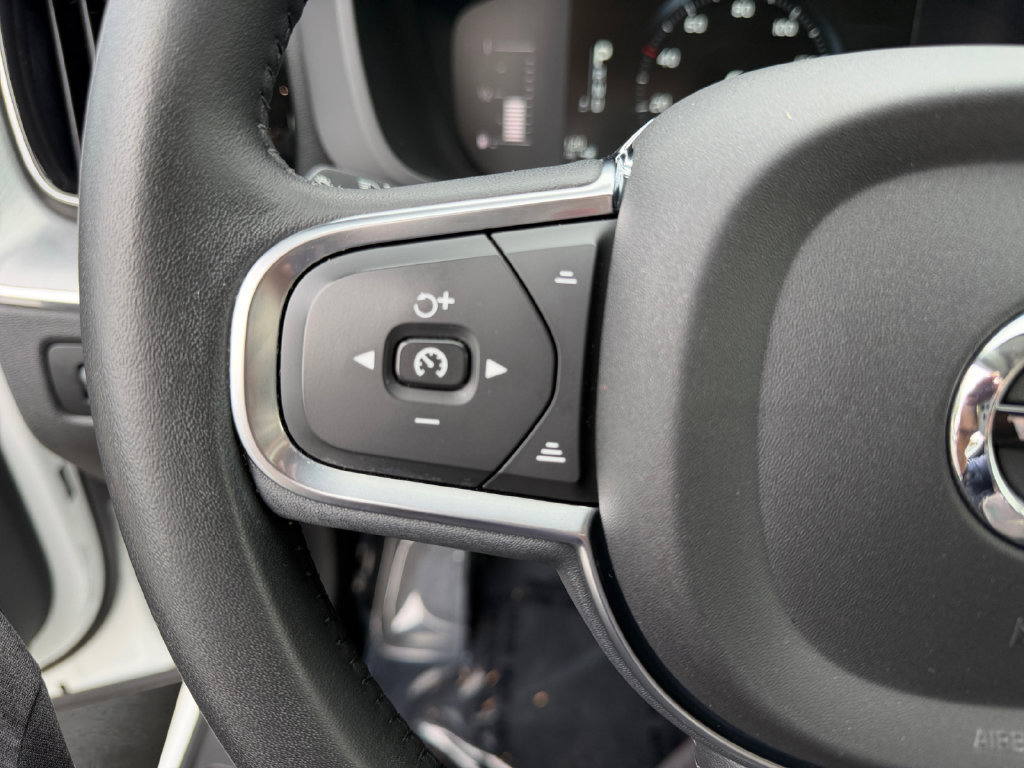 Used 2019 Volvo XC60 T5 Momentum w/ Premium Package AWD/4WD image 20