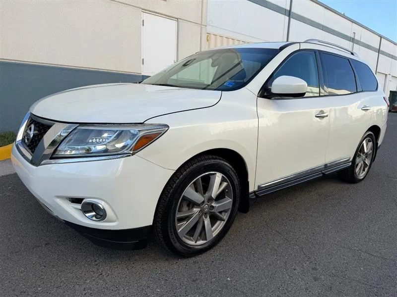 Used 2015 Nissan Pathfinder Platinum AWD/4WD image 3