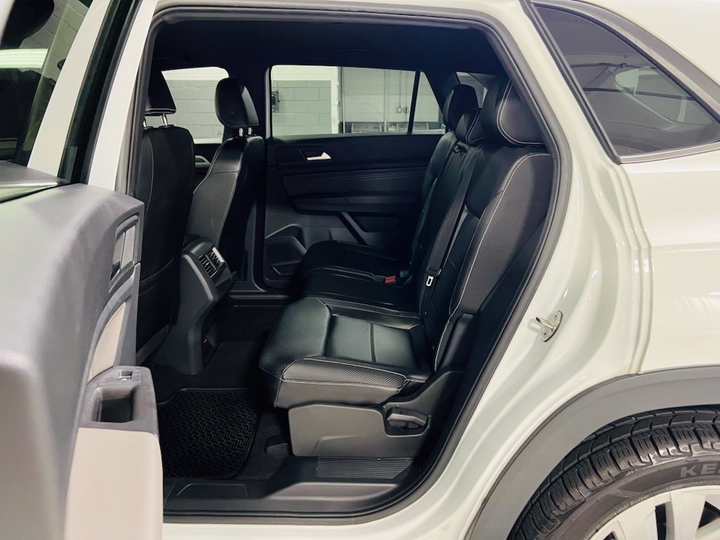 Used 2022 Volkswagen Atlas Cross Sport SE FWD image 22