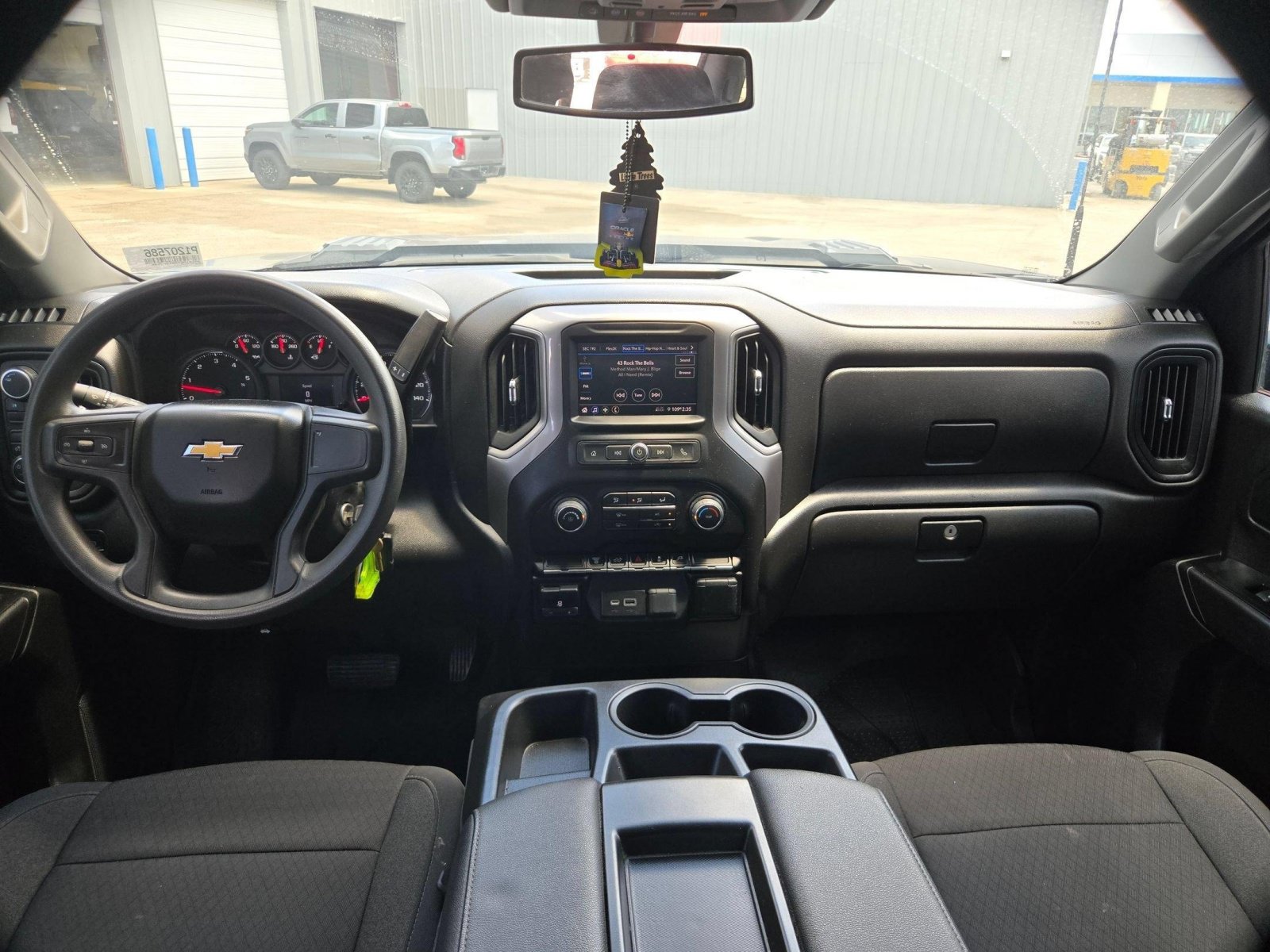Used 2022 Chevrolet Silverado 2500 Custom w/ Custom Value Package AWD/4WD image 15