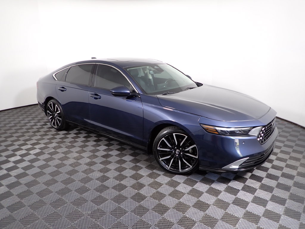 Used 2024 Honda Accord Touring image 11