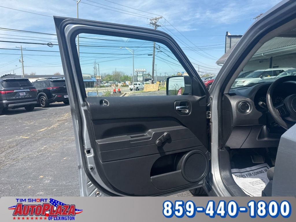 Used 2017 Jeep Patriot Sport image 14