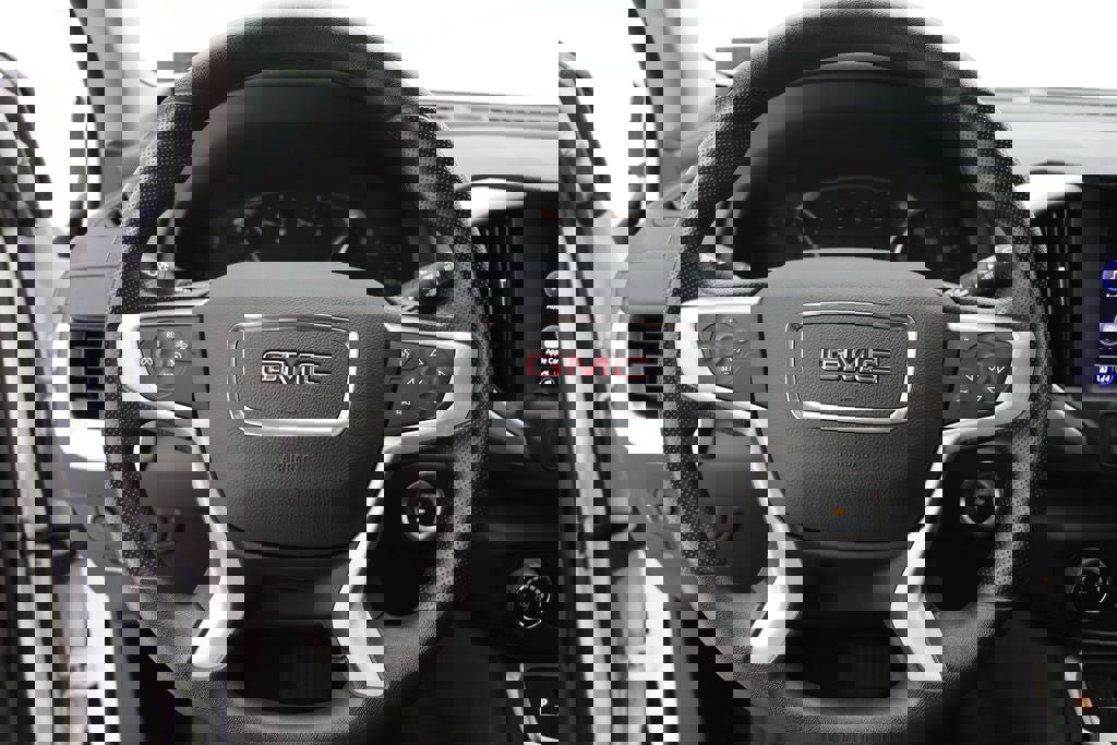 Used 2024 GMC Terrain SLE image 18