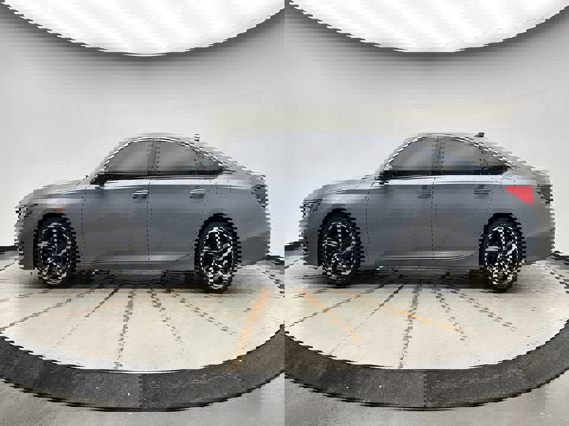 Used 2022 Honda Accord Sport image 2