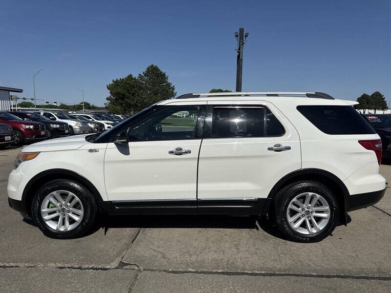 Used 2011 Ford Explorer XLT w/ 202A Rapid Spec Order Code AWD/4WD image 3