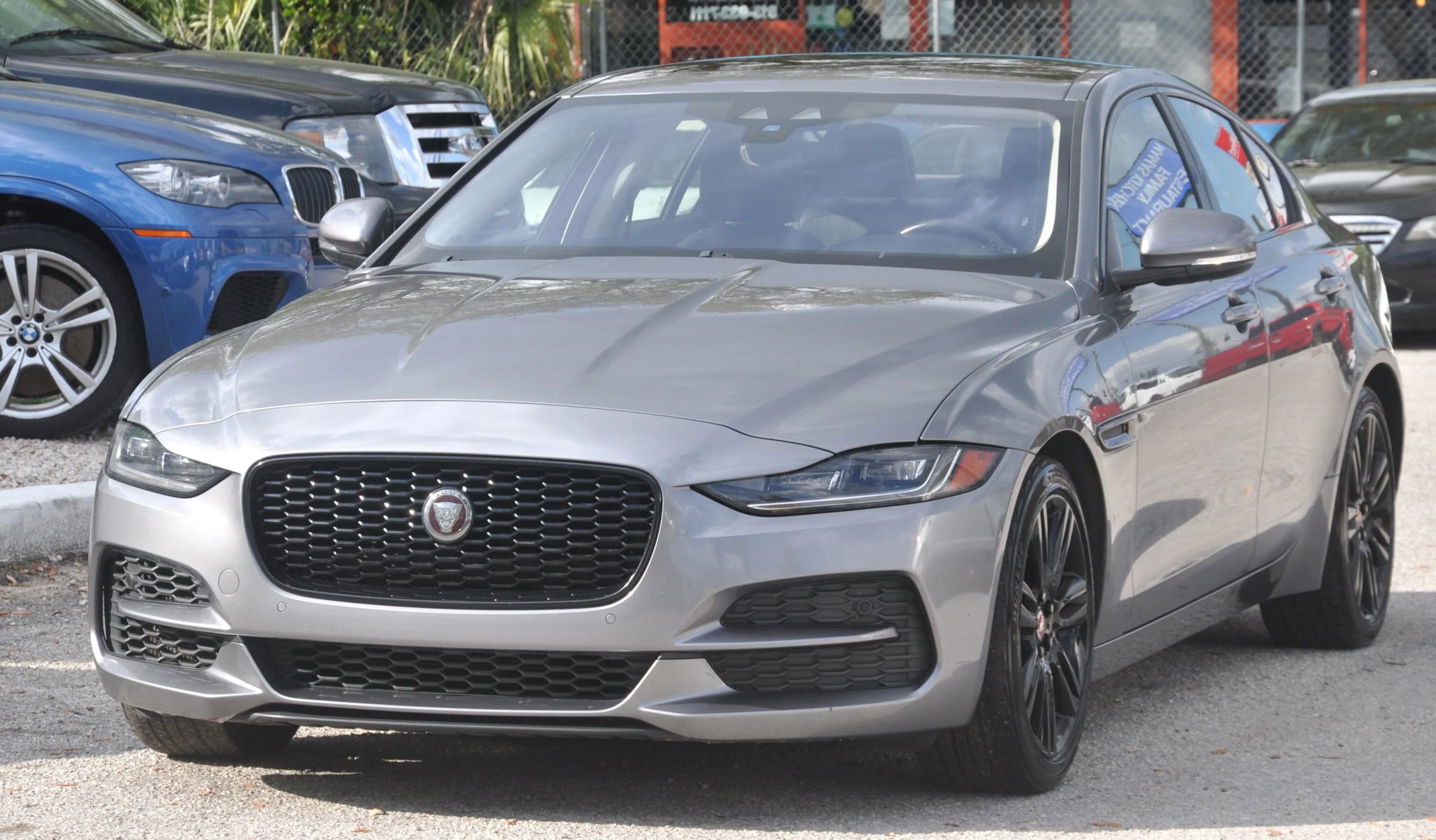 Used 2020 Jaguar XE S RWD image 5