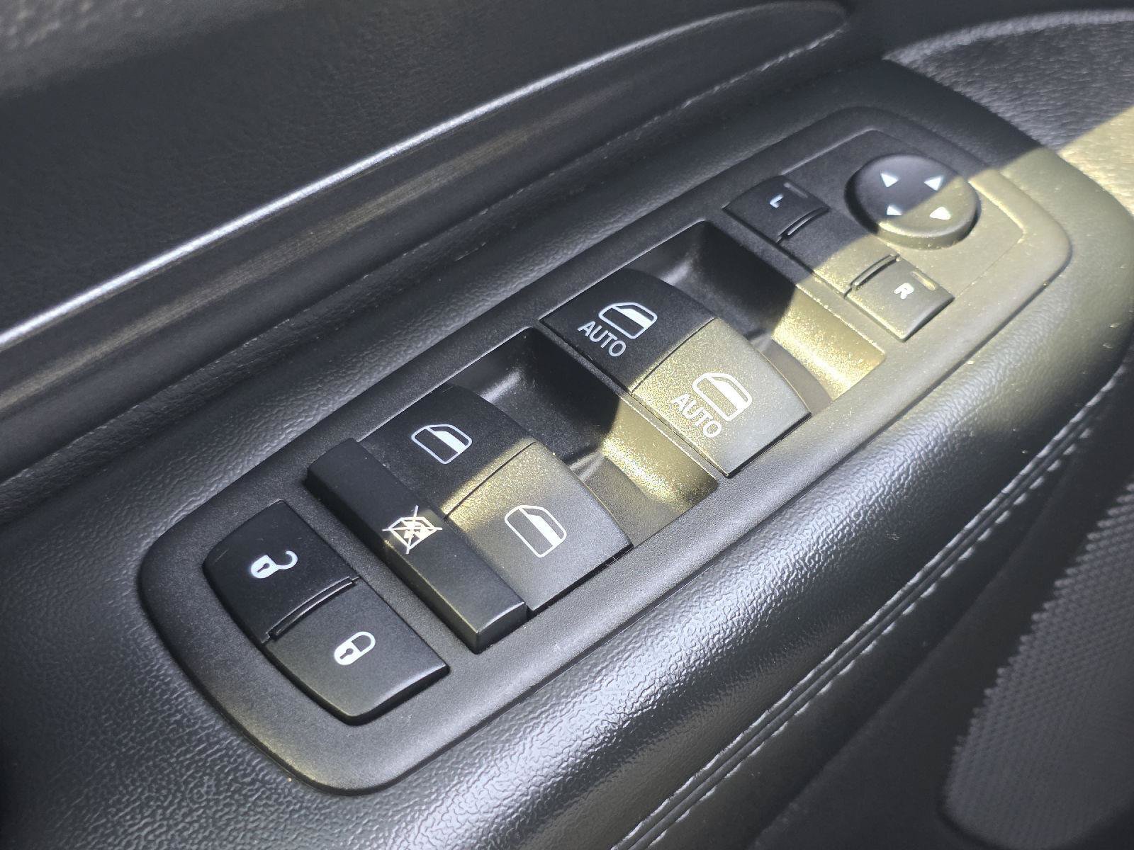 Used 2023 Dodge Durango SXT RWD image 9