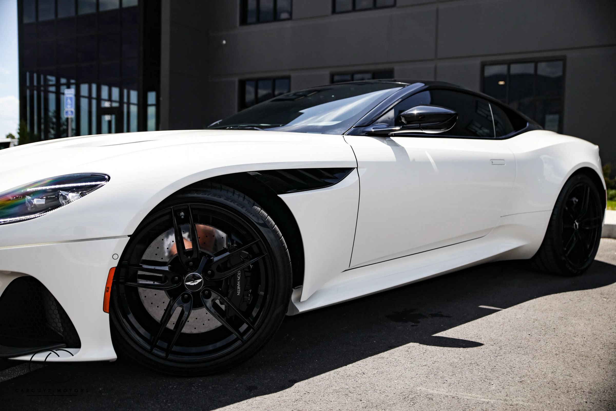 Used 2019 Aston Martin DBS Superleggera RWD image 5