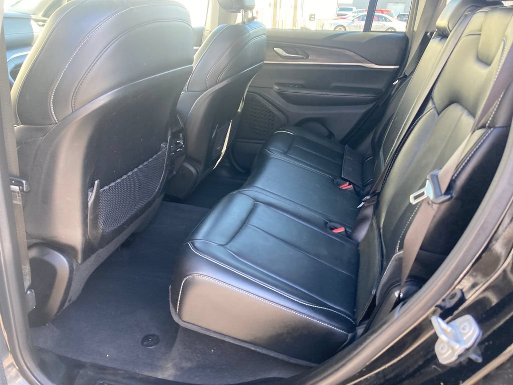 Used 2023 Jeep Grand Cherokee Limited AWD/4WD image 32