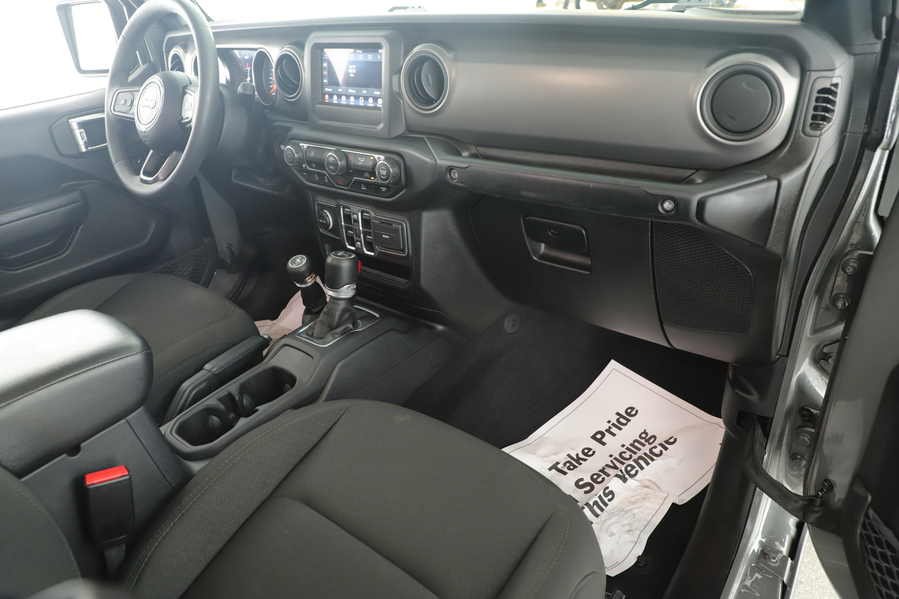 Used 2023 Jeep Gladiator Willys image 22
