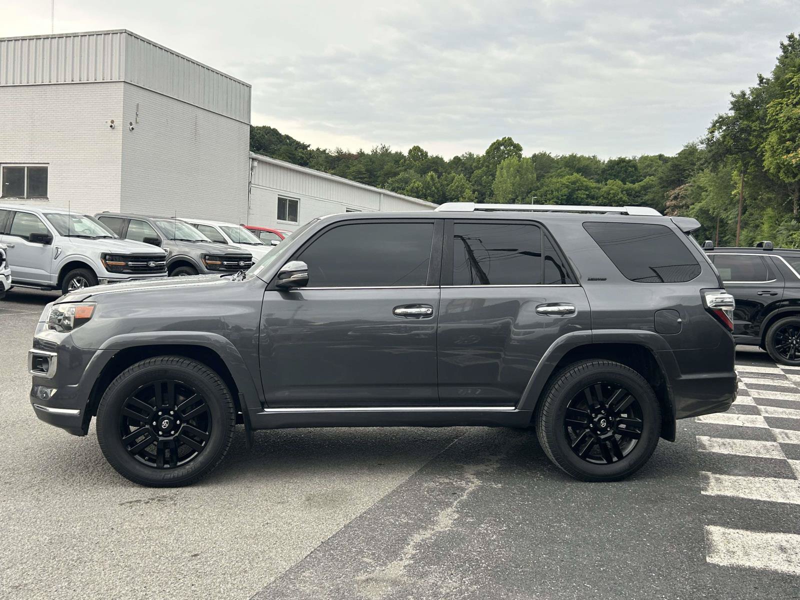 Used 2018 Toyota 4Runner Limited AWD/4WD image 4