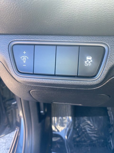 Used 2023 Kia Forte LXS image 18