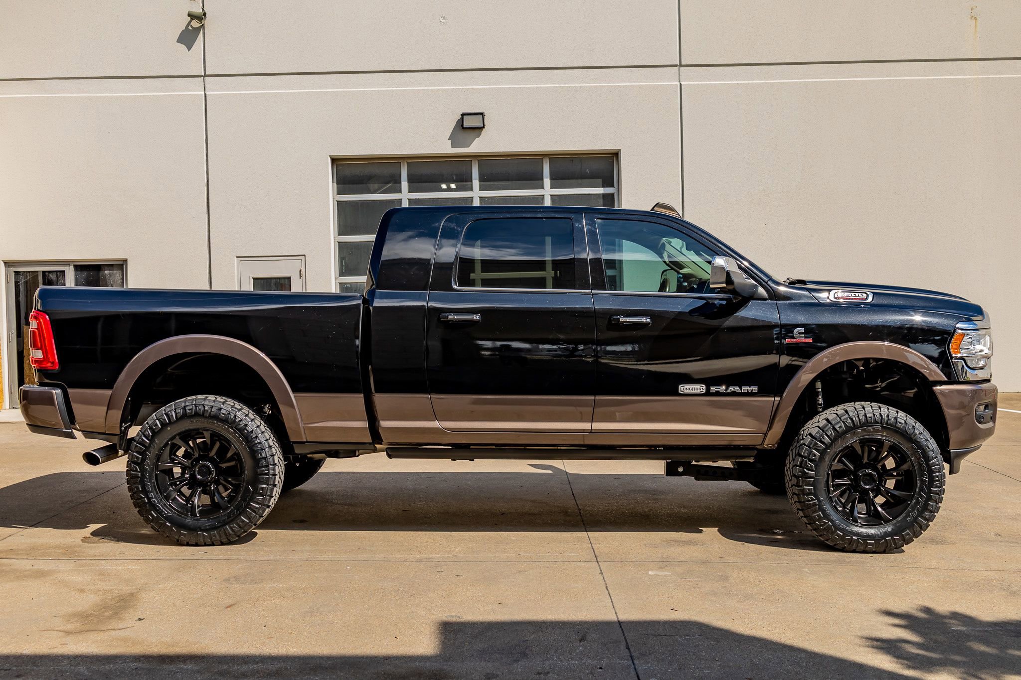 Used 2022 RAM 2500 Limited image 11