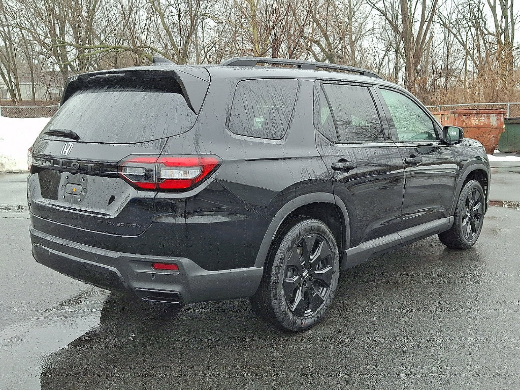 New 2026 Honda Pilot Black Edition image 4