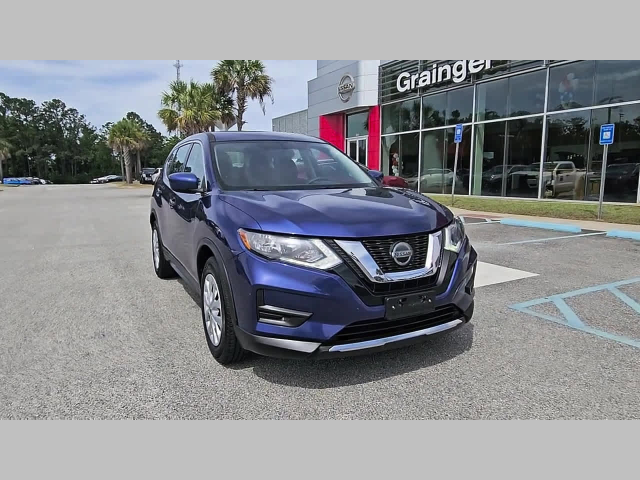 Used 2018 Nissan Rogue S FWD image 19