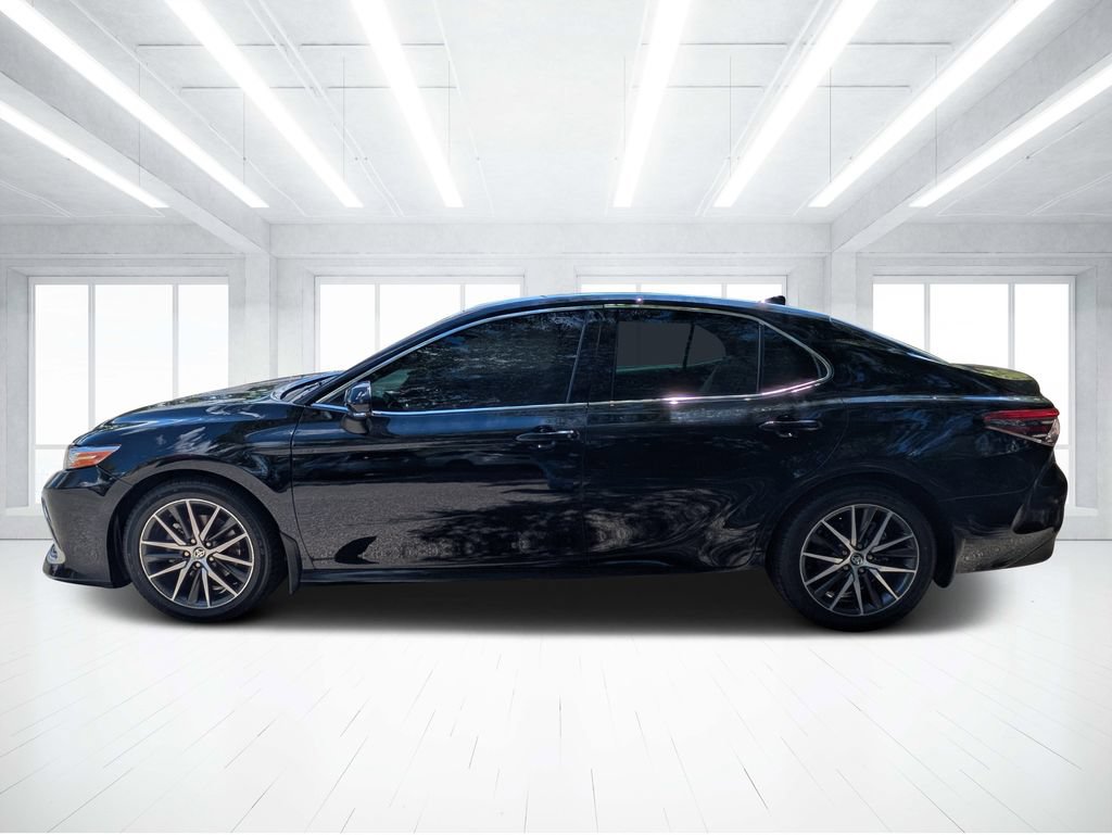 Used 2021 Toyota Camry XLE w/ Navigation Package FWD image 6