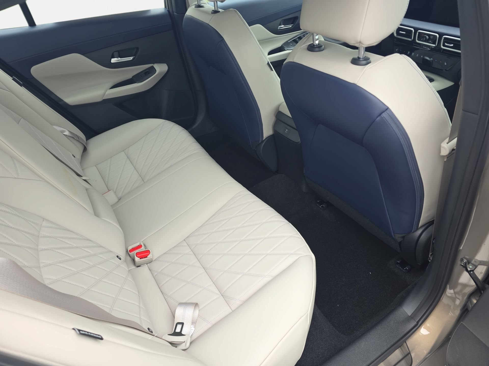 New 2026 Nissan Sentra SL w/ Floor Mat Package FWD image 11
