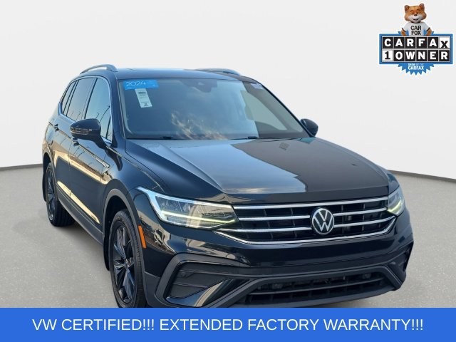 Used 2024 Volkswagen Tiguan SE w/ Panoramic Sunroof Package AWD/4WD image 3