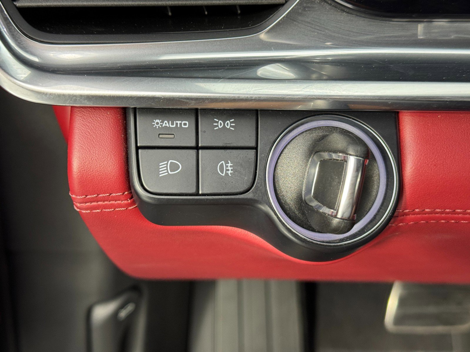 Used 2022 Porsche Panamera 4 w/ Premium Package AWD/4WD image 19