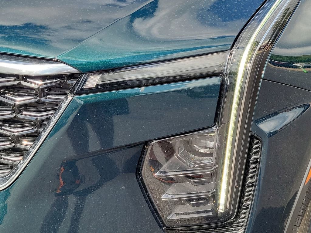 Certified 2024 Cadillac XT4 Luxury w/ Cold Weather Package image 10