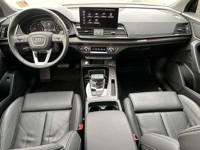 Used 2023 Audi Q5 2.0T Premium w/ Convenience Package image 17