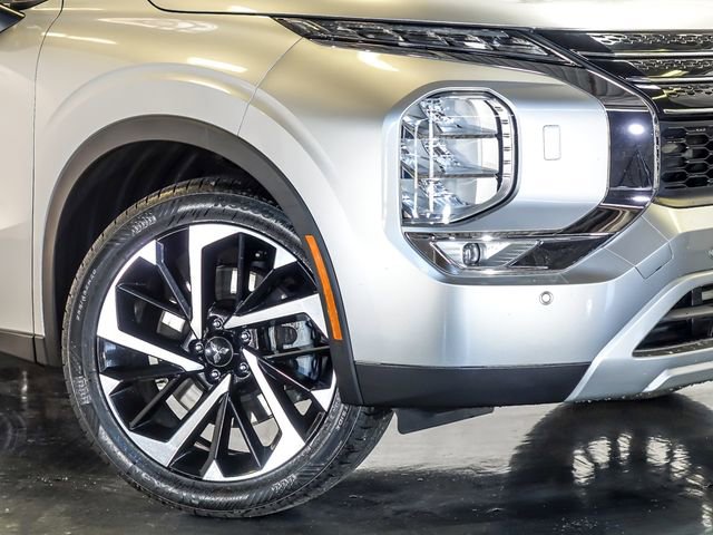 Used 2022 Mitsubishi Outlander SE image 4