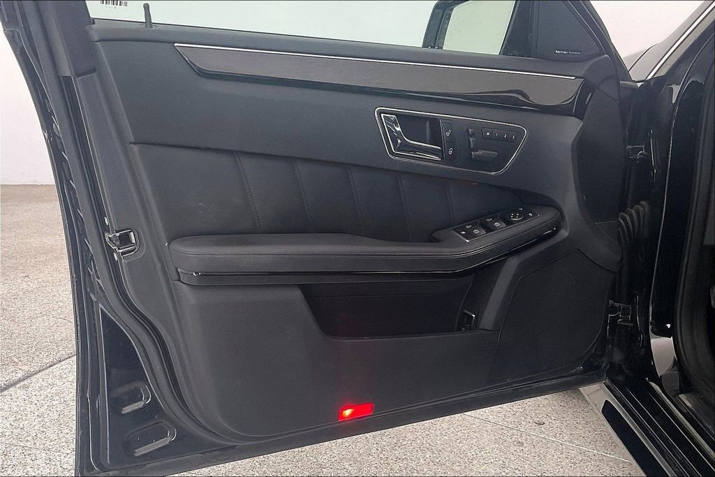 Used 2011 Mercedes-Benz E 350 Sedan image 23