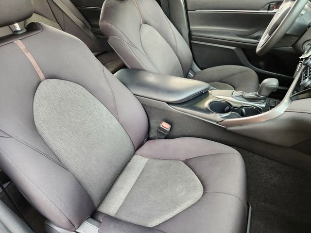Used 2019 Toyota Camry LE FWD image 14